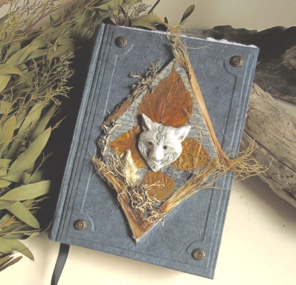 Grimoire vierge, reliure et fabrication artisanales