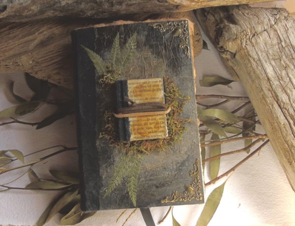 Grimoire vierge, reliure et fabrication artisanales