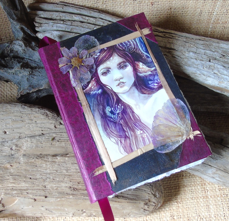 Grimoire vierge, reliure et fabrication artisanales