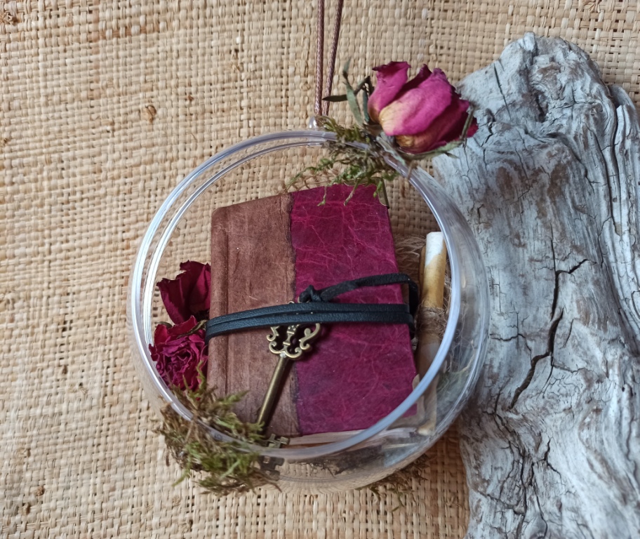 Grimoire vierge, reliure et fabrication artisanales