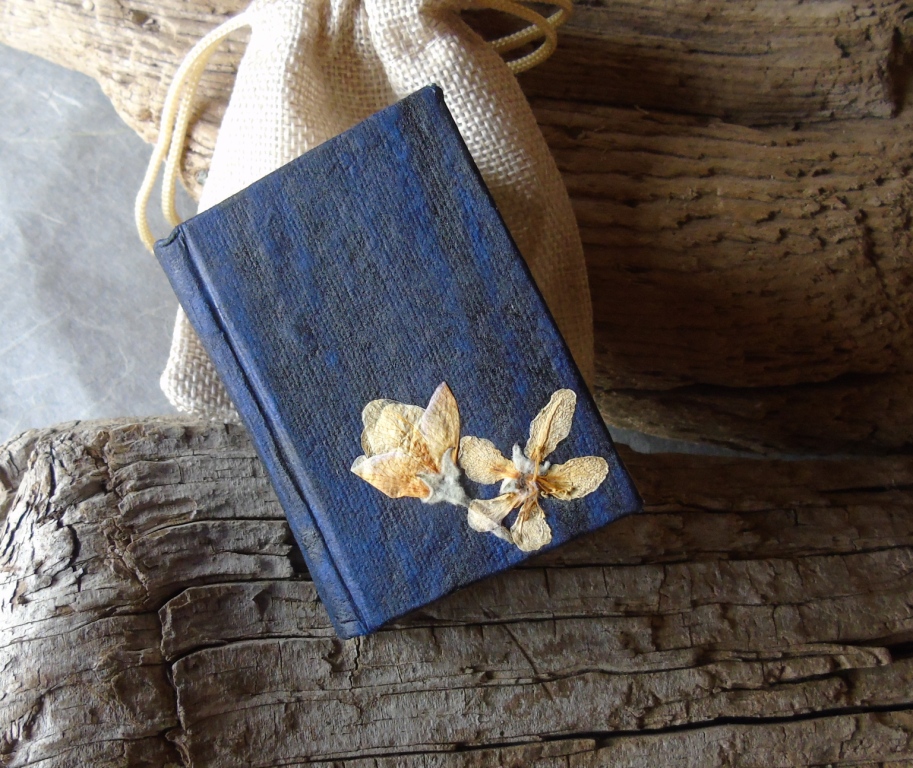Mini-grimoire, reliure artisanale