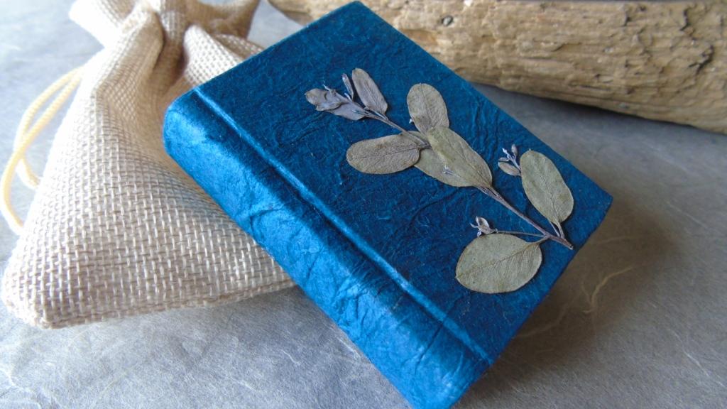 Mini-grimoire, reliure artisanale