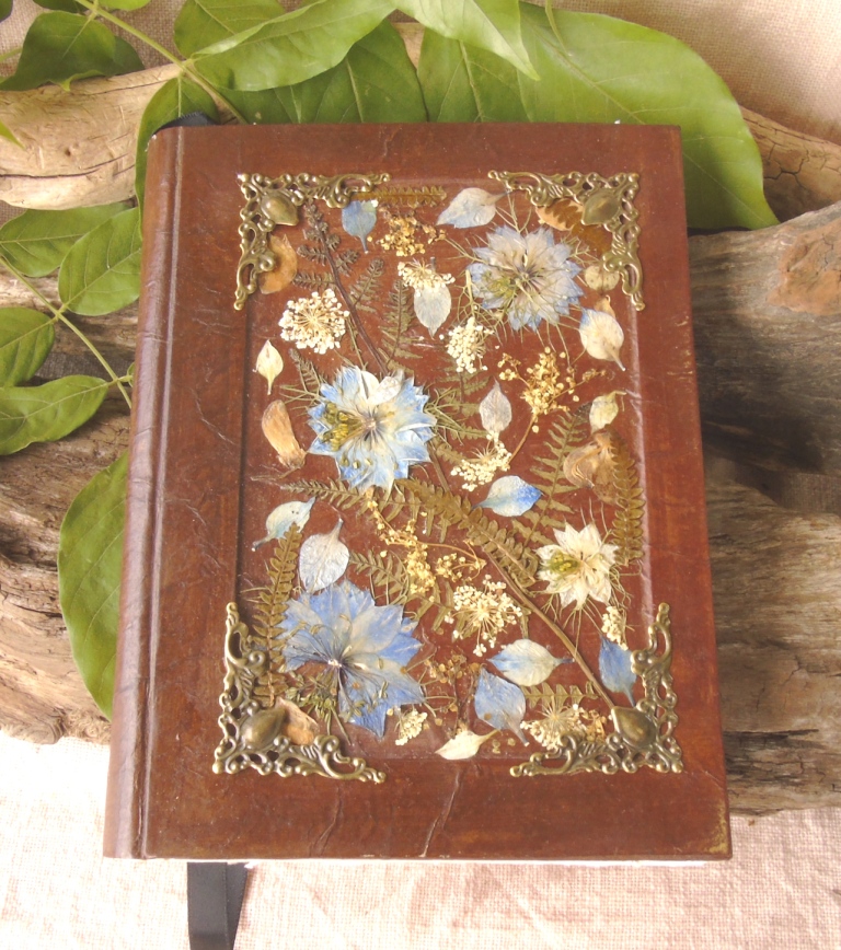 Le botaniste n°1, grimoire herbier artisanal, reliure artisanal, pièce unique