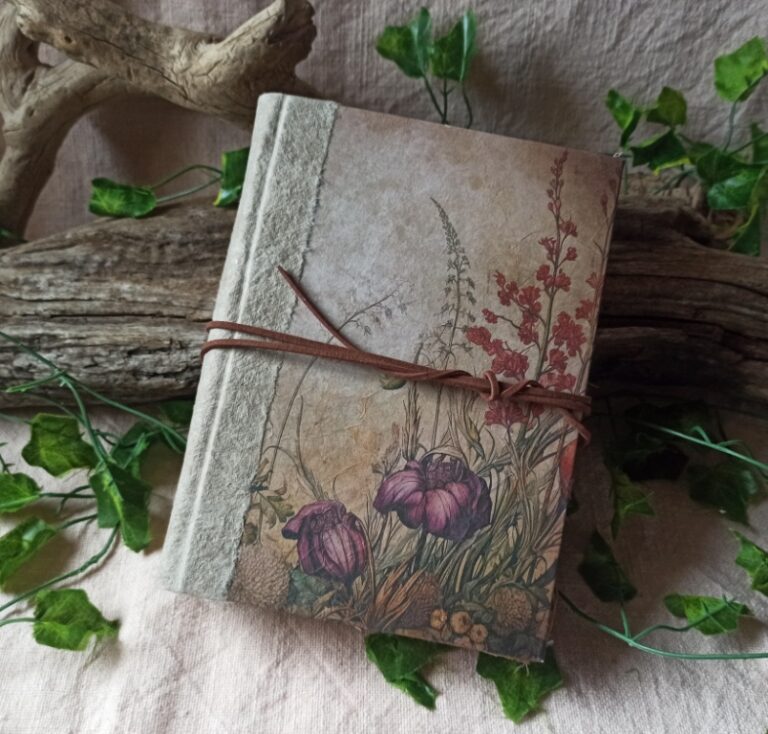 le conteur n3, reliure artisanale, papier coton teinté au thé, L'arbre à papier, artisanat d'art