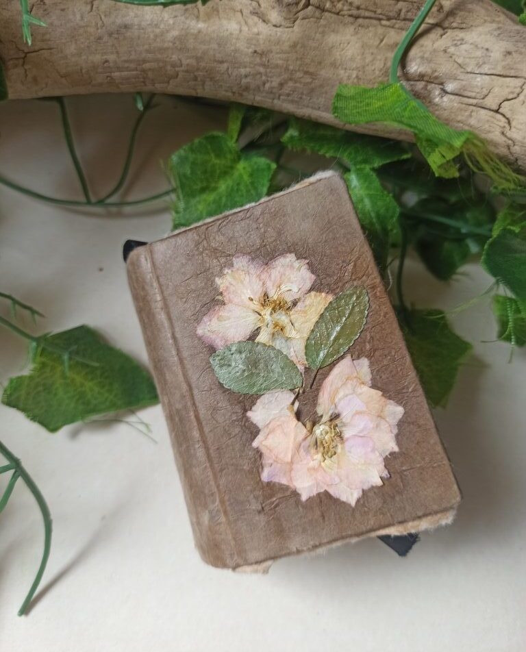 Mini conteur , petit carnet en papier lokta, reliure artisanale, L'arbre à papier