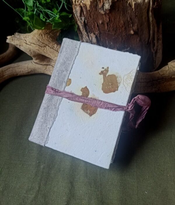 Carnet, grimoire artisanal, papier recyclé fait main, pièce unique