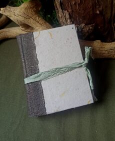 Carnet grimoire artisanal, papier recyclé fait main, pièce unique