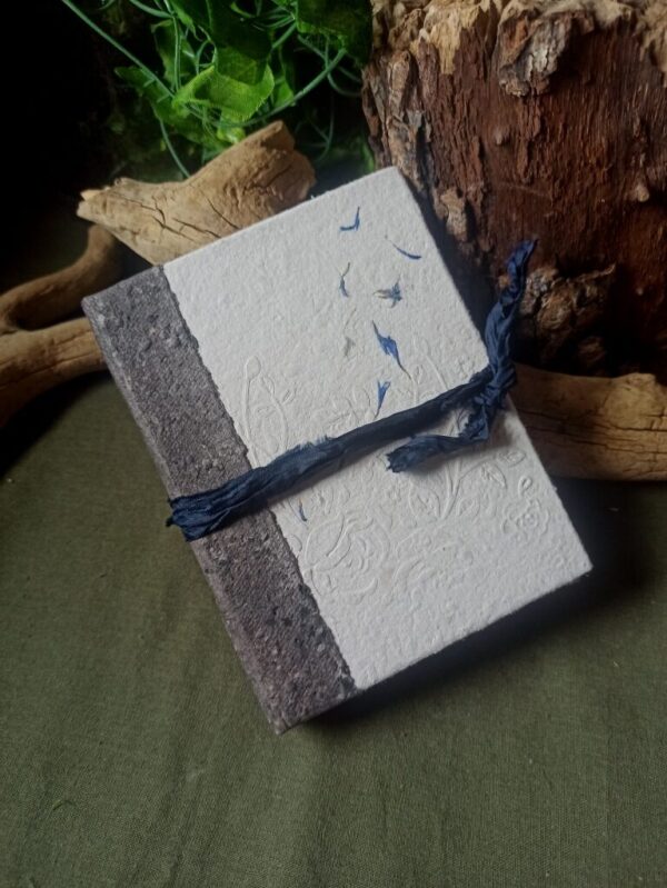 Carnet, grimoire artisanal papier recyclé fait main, reliure artisanale