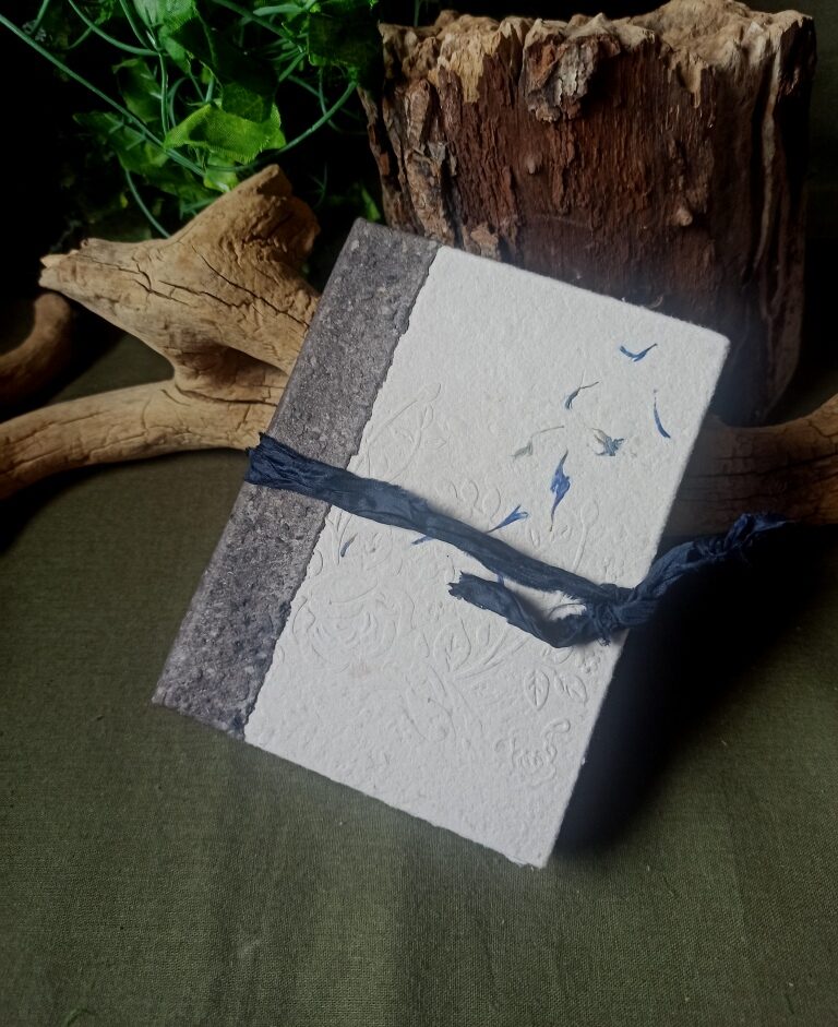 Carnet, grimoire artisanal papier recyclé fait main, reliure artisanale