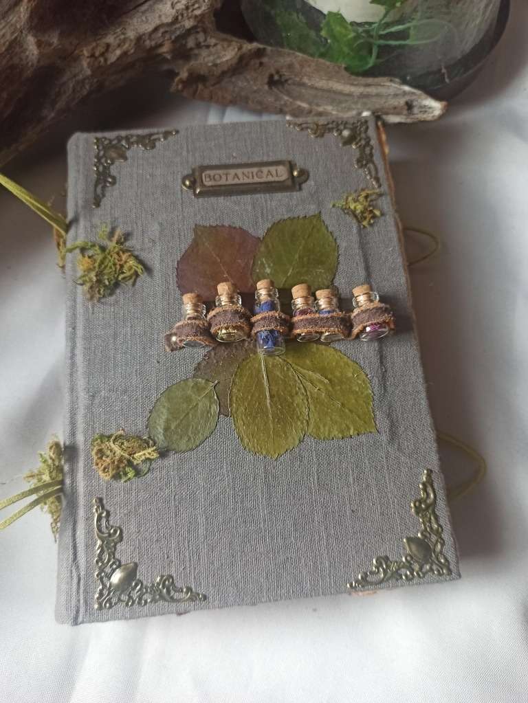 Grimoire, carnet artisanal, papier recyclé fait main
