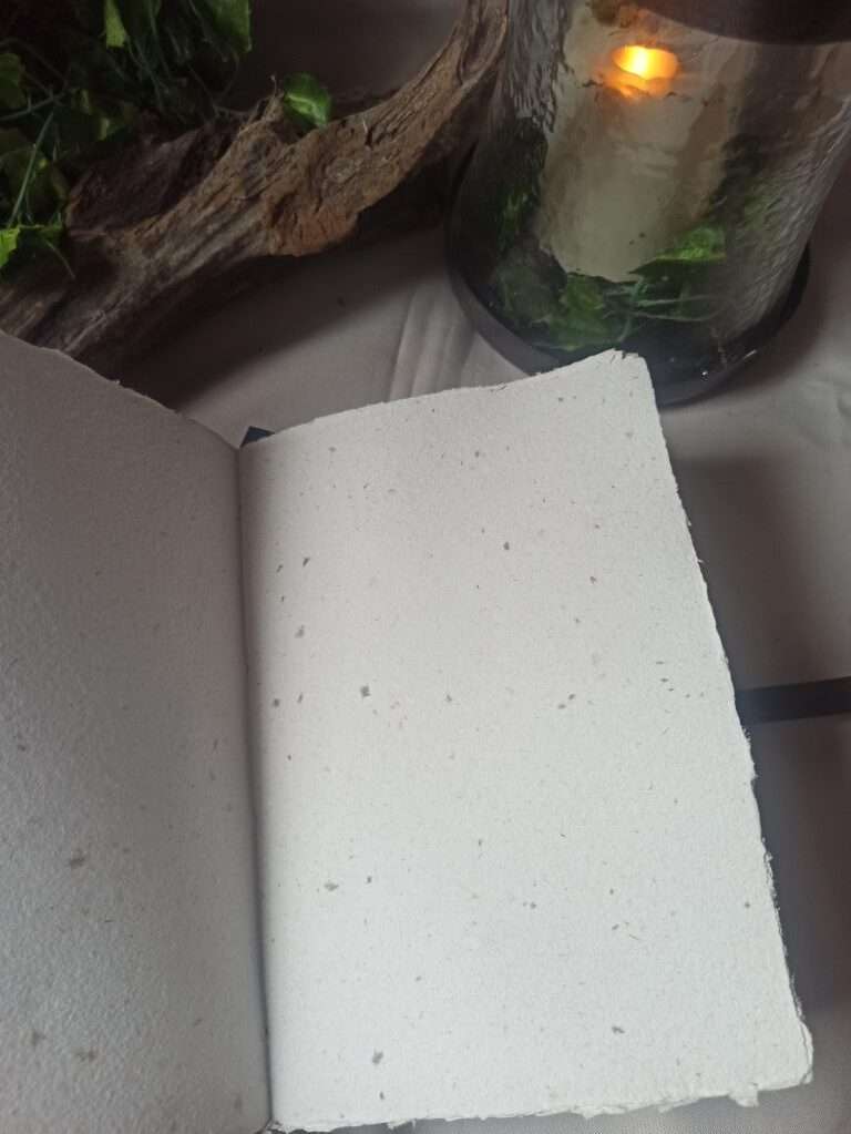 Grimoire, carnet artisanal, papier recyclé fait main