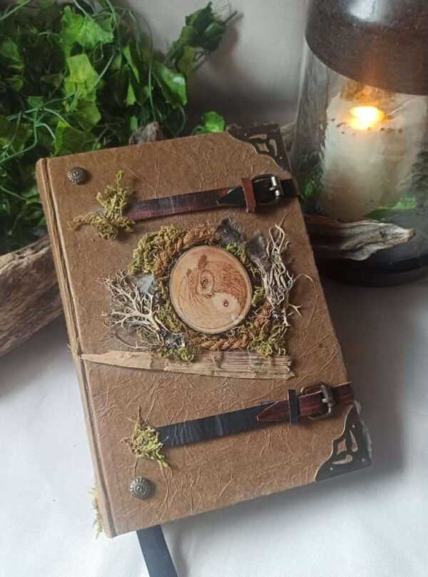 Grimoire, carnet artisanal, papier recyclé fait main Grimoire, carnet artisanal, papier recyclé fait main