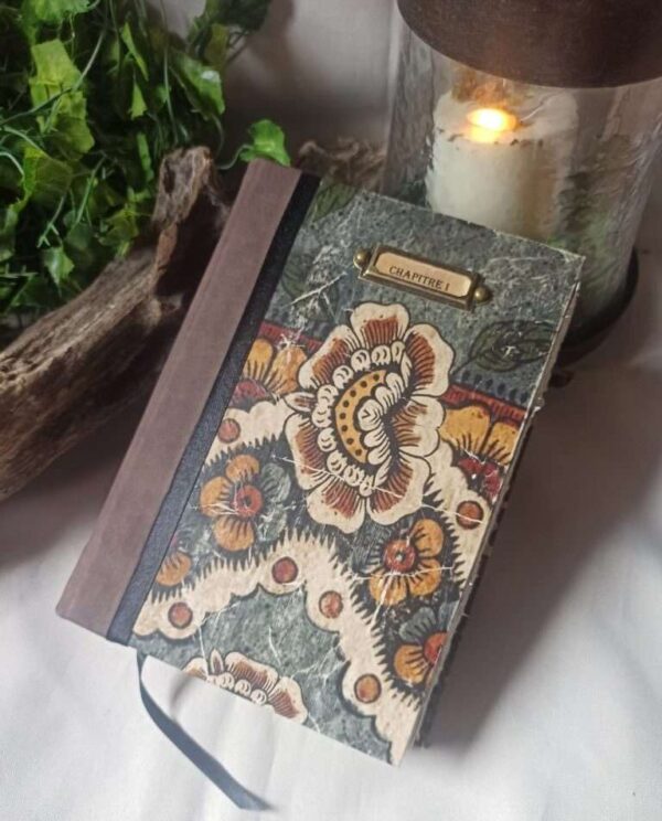 Grimoire, carnet artisanal, papier recyclé fait main Grimoire, carnet artisanal, papier recyclé fait main