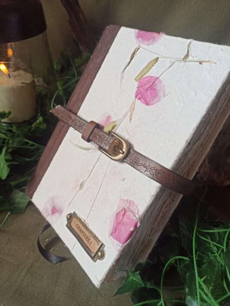 Carnet artisanal, papier fait main à l'atelier, reliure artisanale, L'arbre à papier