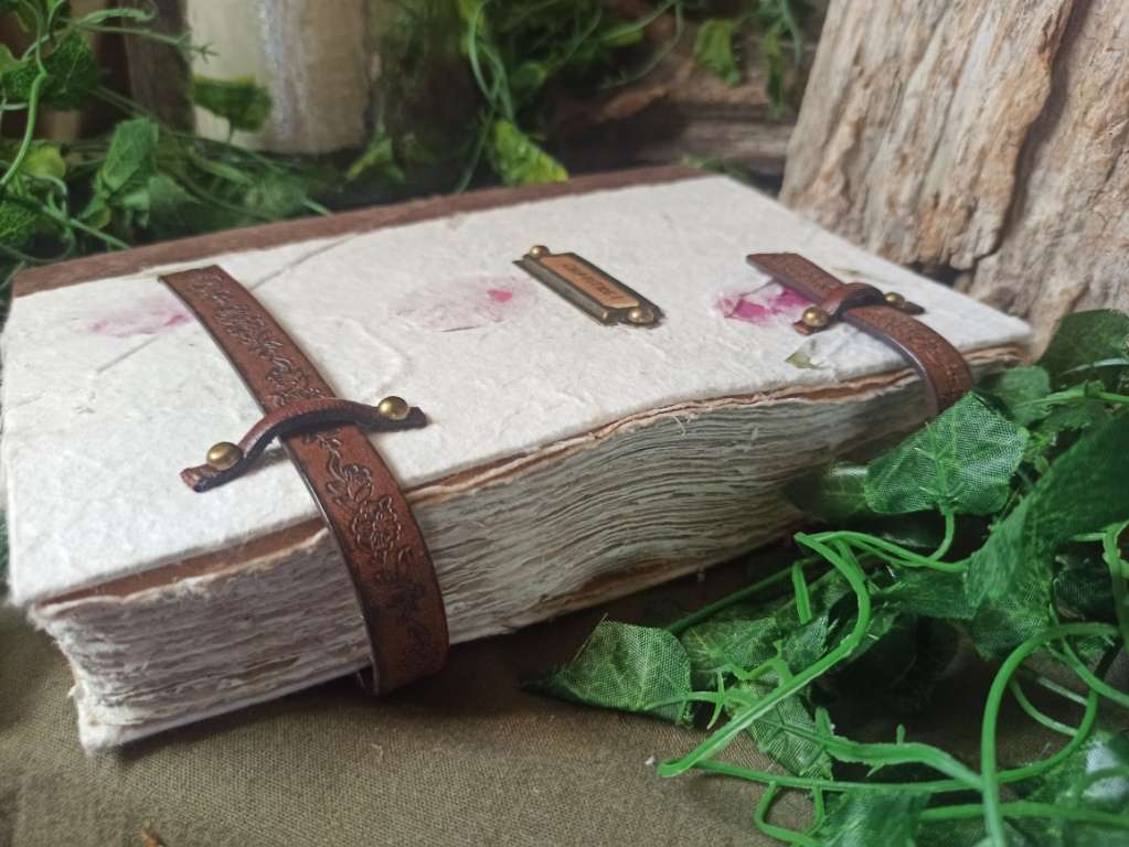 Carnet artisanal, papier fait main à l'atelier, reliure artisanale, L'arbre à papier