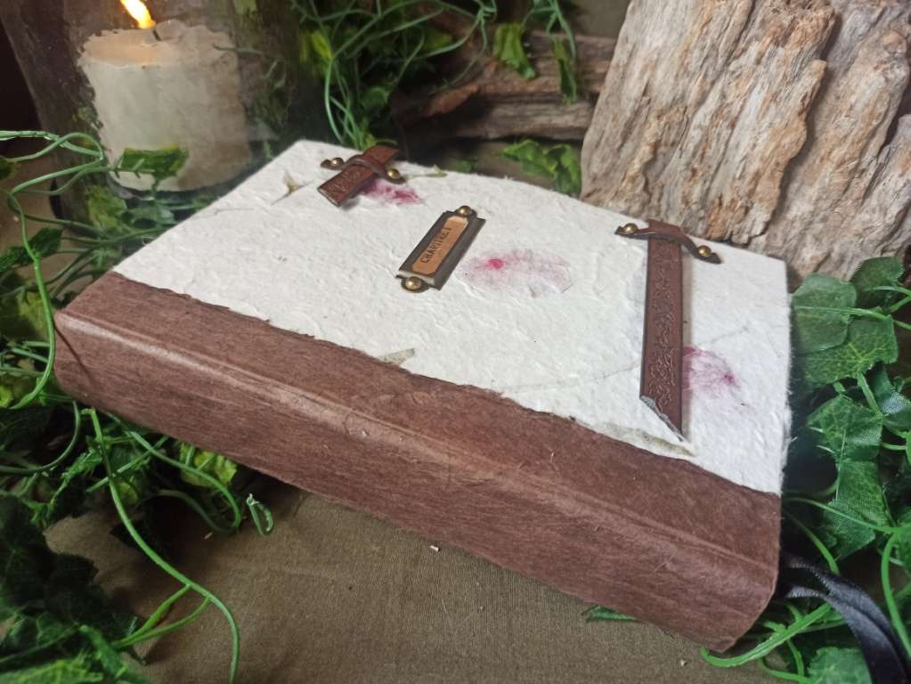 Carnet artisanal, papier fait main à l'atelier, reliure artisanale, L'arbre à papier