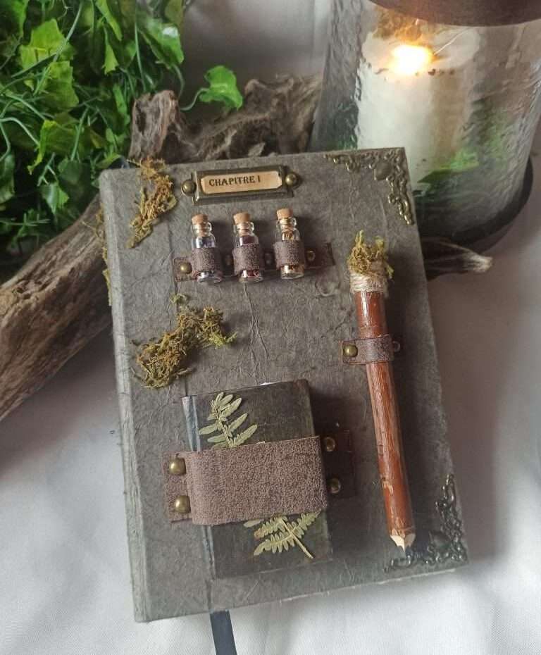 Grimoire, carnet artisanal, papier recyclé fait main
