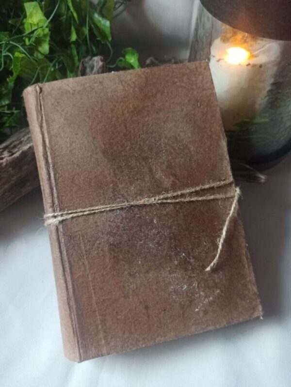 Grimoire, carnet artisanal, papier recyclé fait main Grimoire, carnet artisanal, papier recyclé fait main