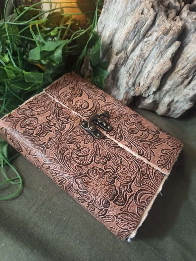 Carnet artisanal, papier fait main, reliure artisanale