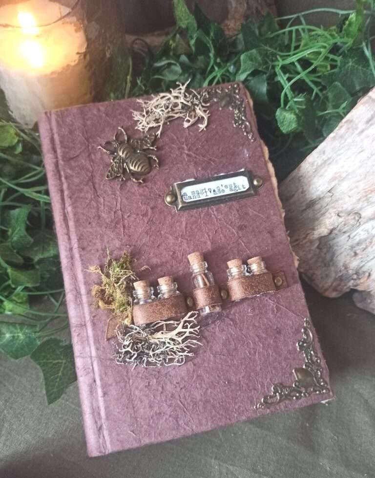 Grimoire artisanal, papier coton recyclé, L'arbre à papier Grimoire artisanal, papier coton recyclé, L'arbre à papier