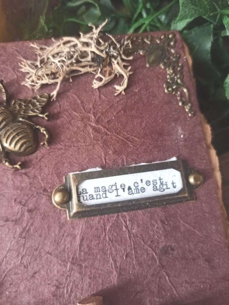 Grimoire artisanal, papier coton recyclé, L'arbre à papier Grimoire artisanal, papier coton recyclé, L'arbre à papier