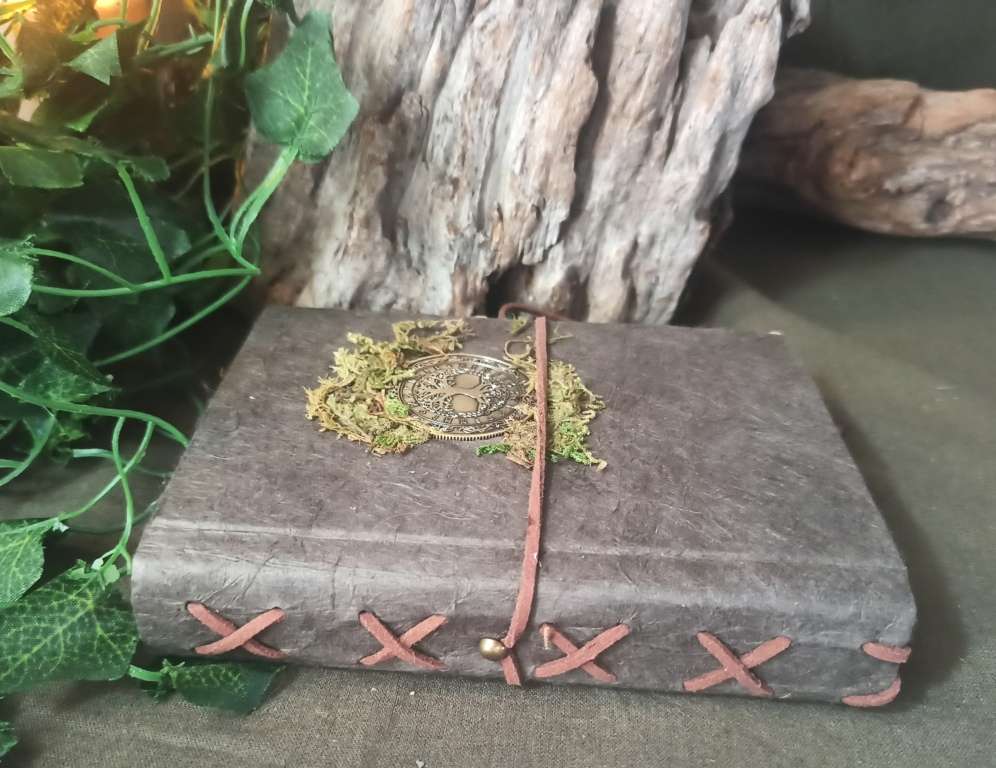 Grimoire artisanal, papier coton recyclé, L'arbre à papier