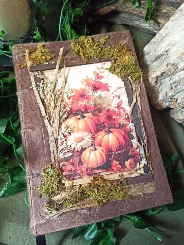 Grimoire artisanal, papier fabriqué à la main à l'atelier, reliure artisanale
