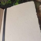 Grimoire artisanal, papier fabriqué à la main à l'atelier, reliure artisanale