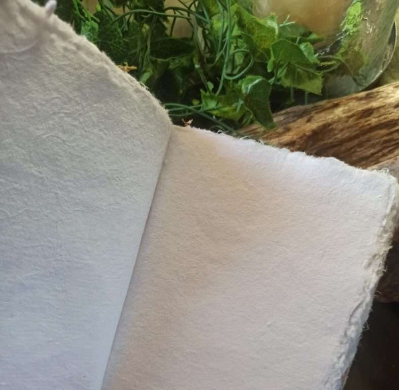 Grimoire artisanal, papier coton recyclé, L'arbre à papier Grimoire artisanal, papier coton recyclé, L'arbre à papier