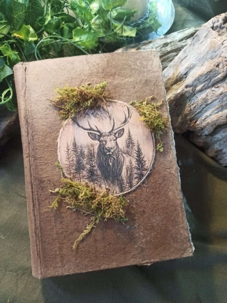 Grimoire artisanal, papier fait main à l'atelier, reliure artisanale, L'arbre à papier Grimoire artisanal, papier fait main à l'atelier, reliure artisanale, L'arbre à papier