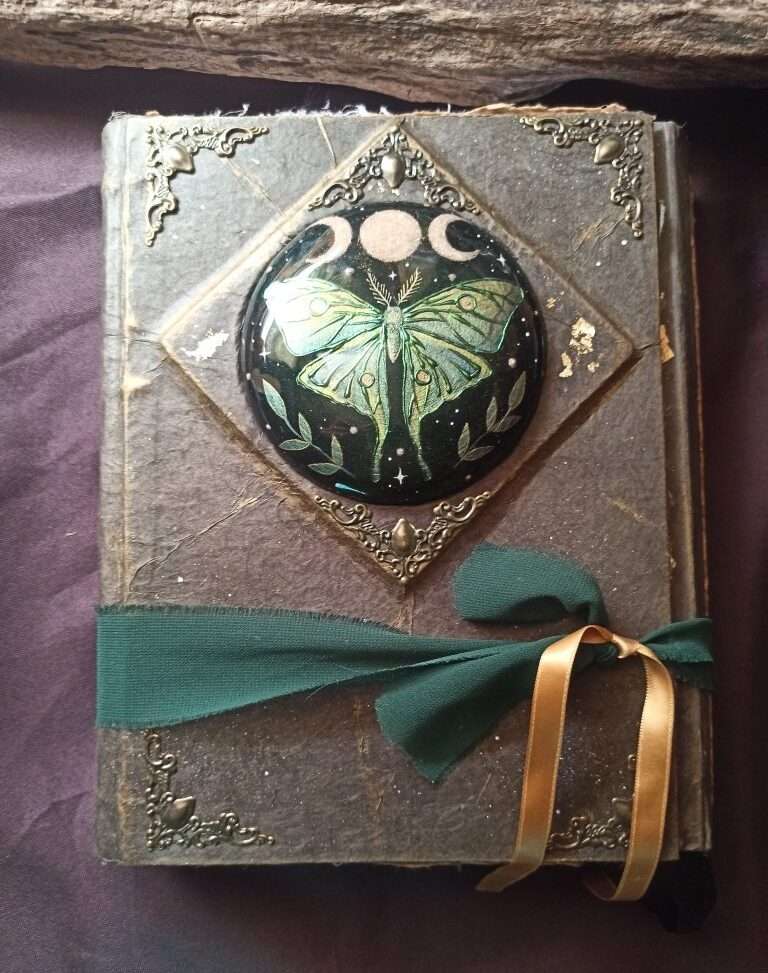 Le grimoire Arlia, papier coton, reliure artisanale Le grimoire Arlia, papier coton, reliure artisanale